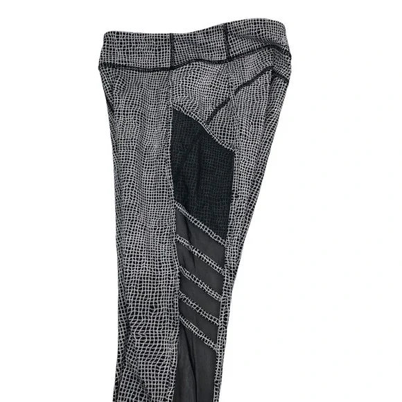 LULULEMON Wild And Free Tight Sz 6 Fall Net White Black - Picture 8 of 10